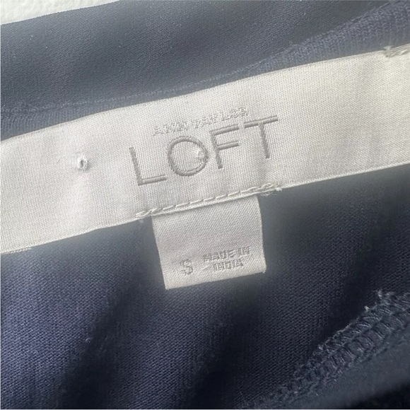 Loft Navy Long Sleeve Rayon Blouse With Lace Bodice And Back Keyhole Neck Size S - Picture 5 of 5